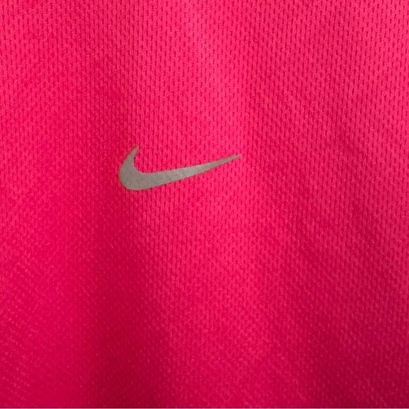 Nike Women's Pink Dri-Fit running short sleeve tee Size Medium - Picture 3 of 6